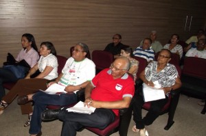 Vice-presidente do Sintema, na primeira fila de blusa vermelha, coordenou o evento e participou de todas as atividades.