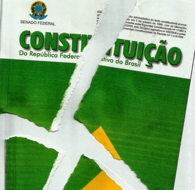 constituicao_rasgada